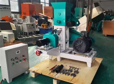 Tajlandski klijentov stroj za puhanje kukuruza je na putu